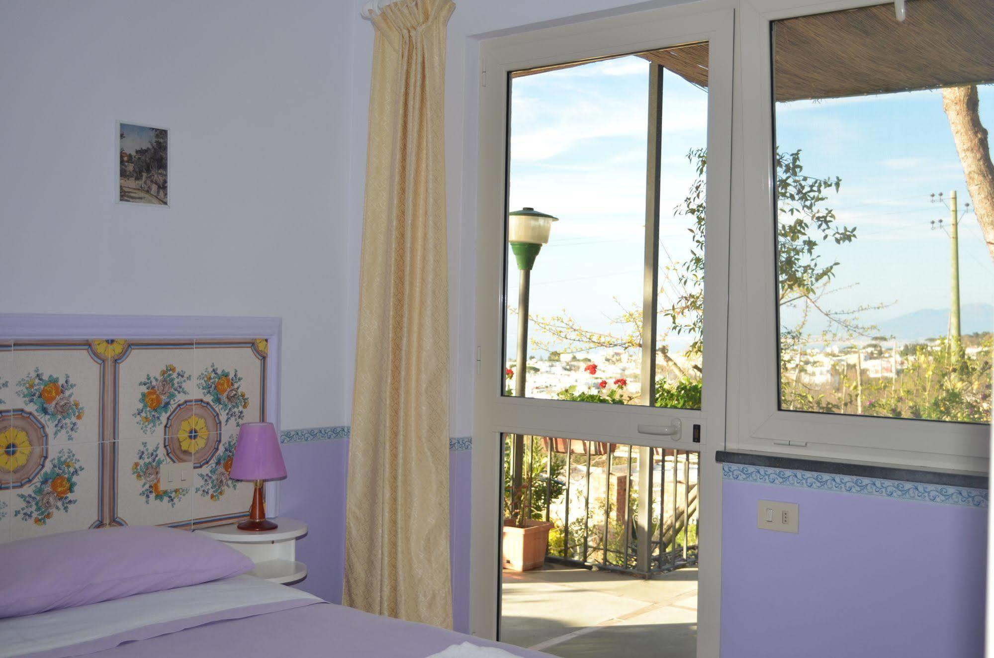 Le Ginestre Di Capri Bb & Holiday House Anacapri Kültér fotó